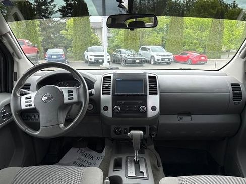 Used 2016 Nissan Frontier SV AWD/4WD image 9