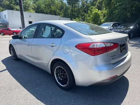 Used 2016 Kia Forte EX FWD image 6