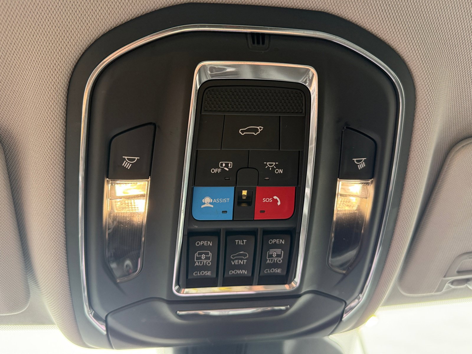 Used 2023 Jeep Grand Cherokee 4WD 4xe w/ Luxury Tech Group II image 27
