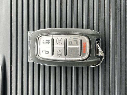 Used 2024 Chrysler Pacifica Touring-L FWD image 43