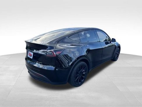 Used 2023 Tesla Model Y Long Range AWD/4WD image 4