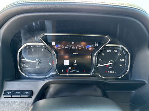 Used 2022 GMC Sierra 2500 AT4 w/ AT4 Premium Plus Package AWD/4WD image 12