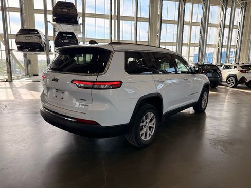 Used 2021 Jeep Grand Cherokee L Limited AWD/4WD image 3