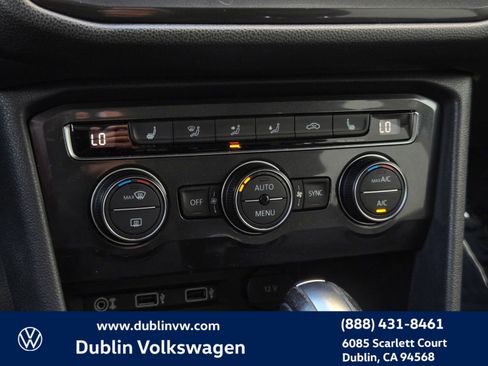 Used 2018 Volkswagen Tiguan SE w/ Panoramic Sunroof Package image 21