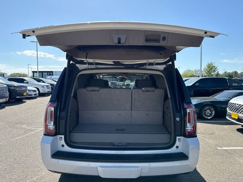 Used 2015 GMC Yukon SLT w/ Open Road Package AWD/4WD image 8