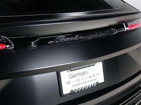 Used 2022 Lamborghini Urus image 11
