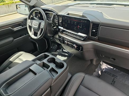 Used 2025 GMC Sierra 1500 SLT AWD/4WD image 10