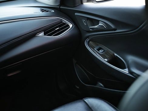 Used 2024 Chevrolet Malibu LT image 29