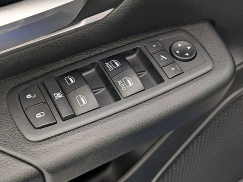 Used 2019 RAM 1500 Big Horn AWD/4WD image 11