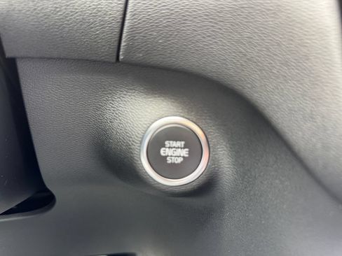 Used 2026 Volvo XC40 B5 Plus AWD/4WD image 18