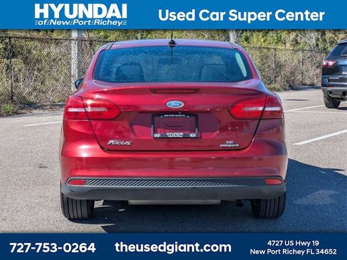 Used 2016 Ford Focus SE image 4