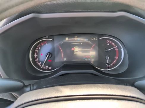 Used 2024 Toyota RAV4 XLE FWD image 21