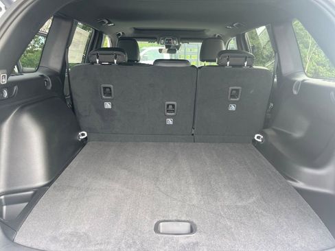 New 2025 Jeep Grand Cherokee Altitude AWD/4WD image 28