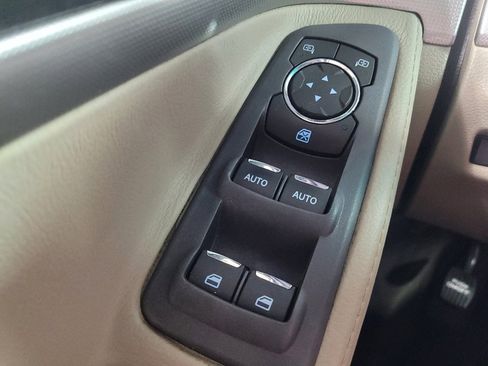 Used 2015 Ford Explorer XLT w/ Equipment Group 202B image 27