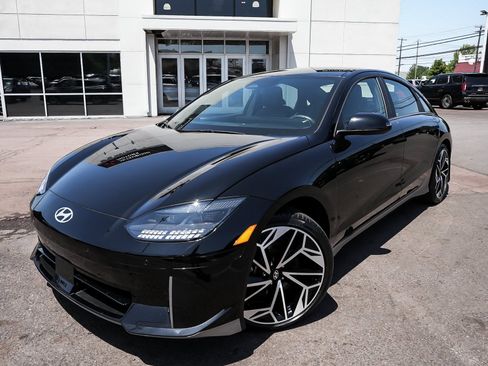 Used 2024 Hyundai Ioniq 6 SEL AWD/4WD image 8