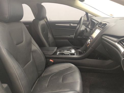 Used 2018 Ford Fusion Titanium image 21