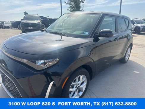 Used 2024 Kia Soul LX w/ Option Group 015 FWD image 1