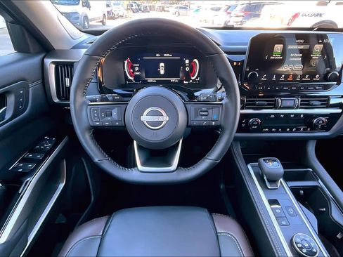 Used 2024 Nissan Pathfinder Platinum w/ Cargo Package image 5