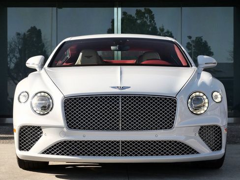 Used 2021 Bentley Continental GT image 10