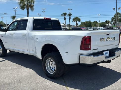 Used 2025 RAM 3500 Laramie AWD/4WD image 4