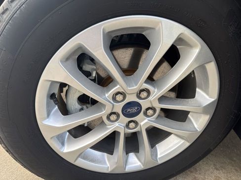 Used 2022 Ford Escape SE image 35