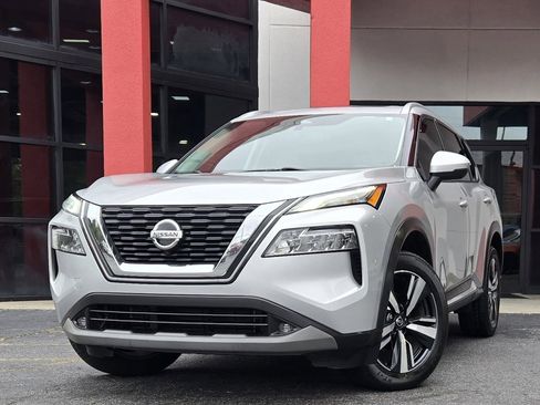 Used 2021 Nissan Rogue SL image 1