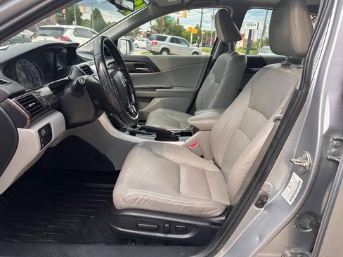 Used 2017 Honda Accord EX-L image 9