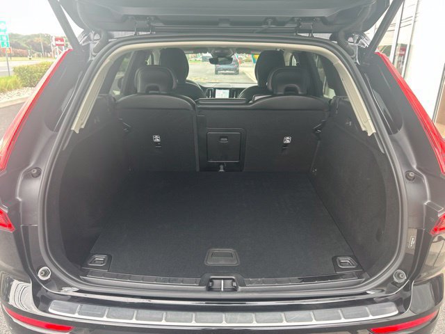 Certified 2024 Volvo XC60 B5 Core w/ Protection Package Premier AWD/4WD image 11