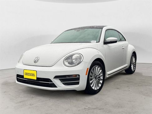 Used 2019 Volkswagen Beetle 2.0T SE image 1