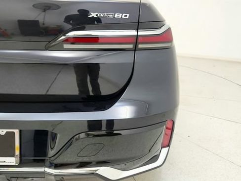 Used 2025 BMW i7 xDrive60 AWD/4WD image 28