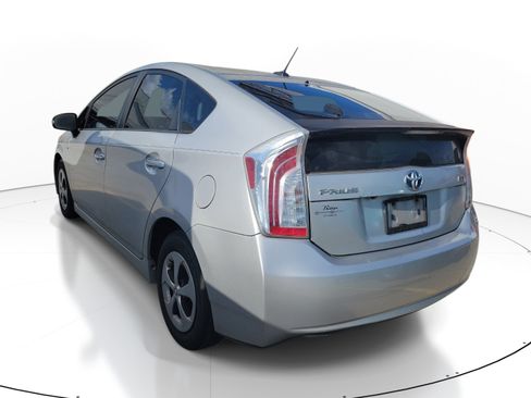 Used 2014 Toyota Prius Four FWD image 4