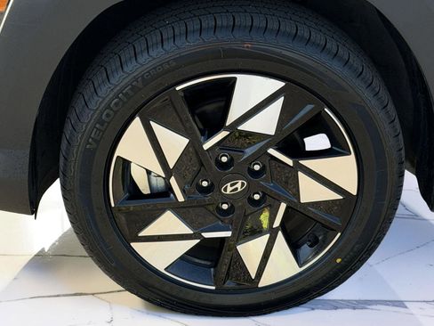 Used 2024 Hyundai Kona SEL w/ Convenience Package FWD image 5
