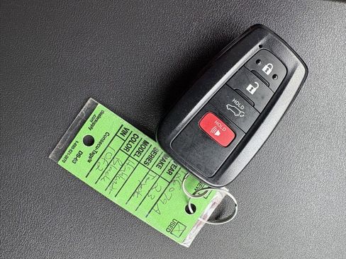 Certified 2023 Toyota Highlander LE image 26