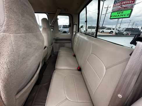 Used 2000 Ford F250 Lariat image 25