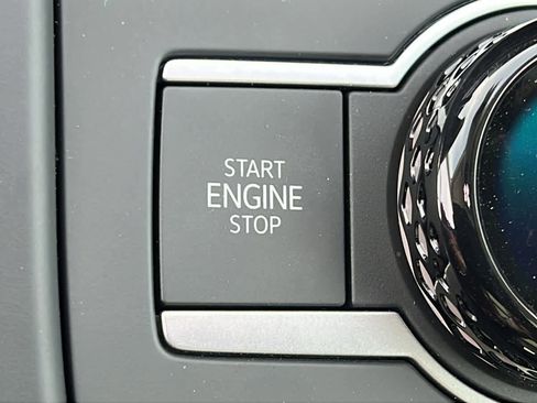 New 2026 Volkswagen Tiguan SE AWD/4WD image 17