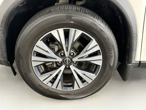 Used 2023 Nissan Rogue SV w/ SV Premium B Package AWD/4WD image 11