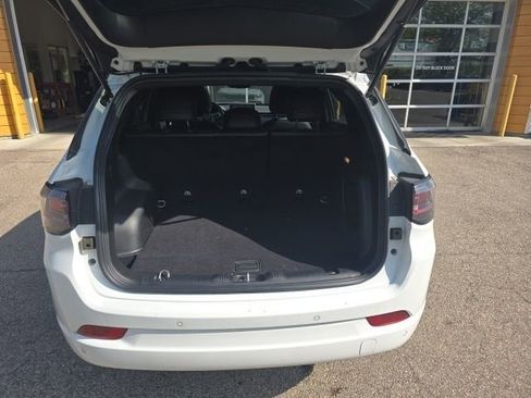 Used 2024 Jeep Compass Limited w/ High Altitude Package image 13