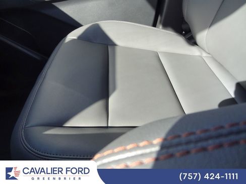 Used 2026 Ford Explorer Active w/ Active Comfort Package AWD/4WD image 12