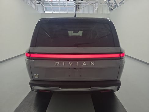 Used 2023 Rivian R1S Adventure AWD/4WD image 4