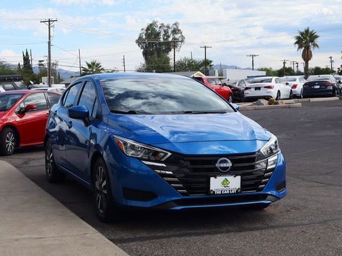 Used 2023 Nissan Versa SV image 14