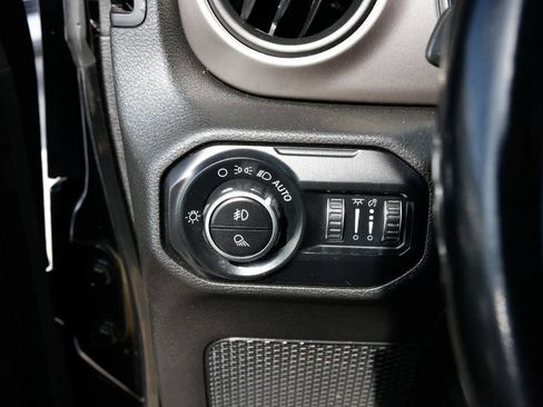 Used 2020 Jeep Gladiator Sport w/ Quick Order Package 24S image 16