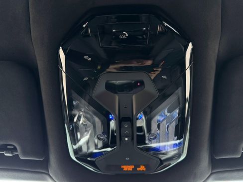 Used 2023 BMW i7 xDrive60 image 40