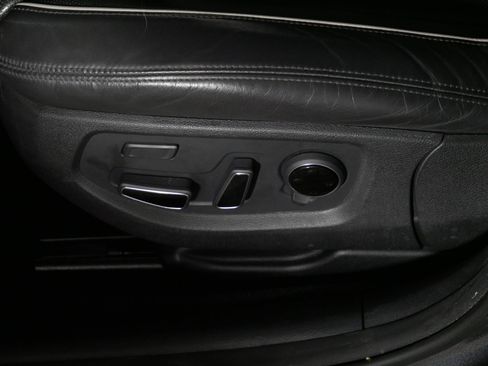 Used 2018 Genesis G80 3.8 w/ Option Group 03 image 20