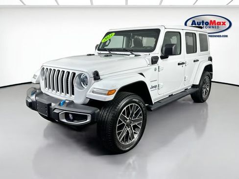 Used 2023 Jeep Wrangler Unlimited Sahara w/ Cold Weather Group AWD/4WD image 5