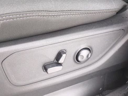 Used 2025 RAM 1500 Big Horn AWD/4WD image 18