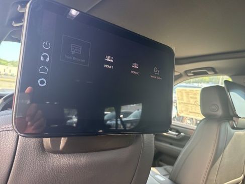 New 2025 GMC Yukon XL Denali w/ Denali Reserve Package image 27