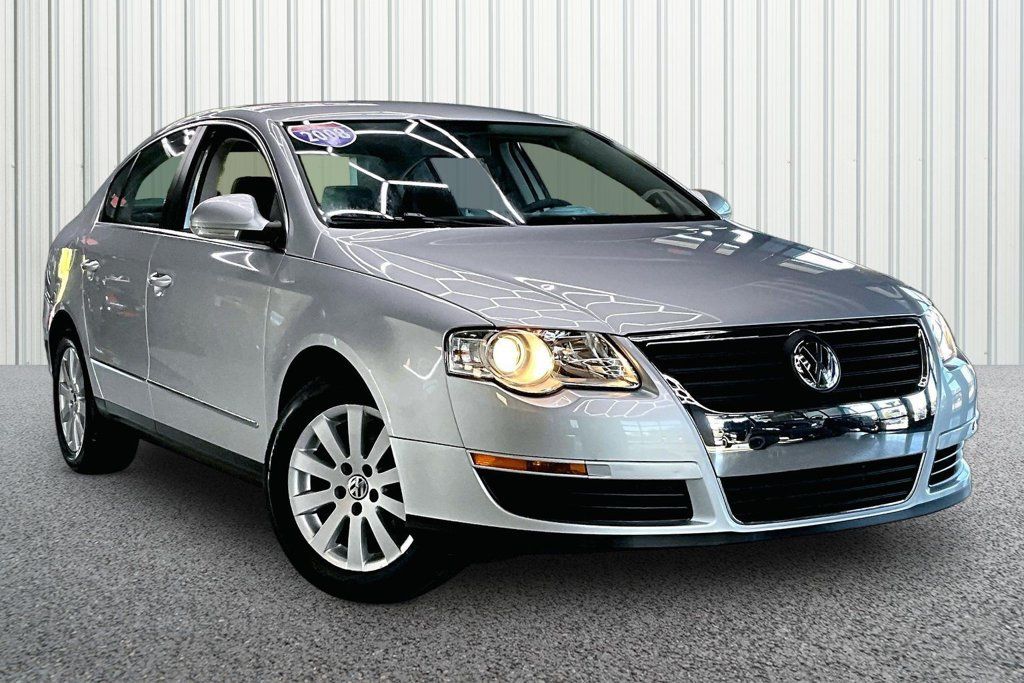 Used 2008 Volkswagen Passat 2.0T FWD image 1