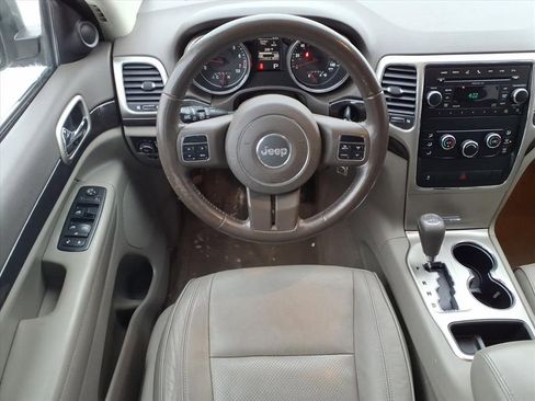 Used 2011 Jeep Grand Cherokee Laredo image 12