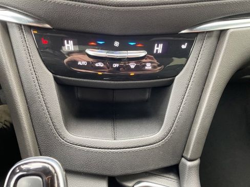 Used 2022 Cadillac XT5 Premium Luxury image 16