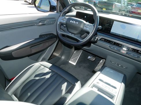 Certified 2024 Kia EV9 GT-Line AWD/4WD image 9